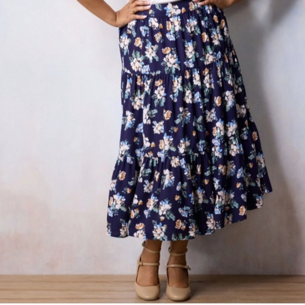 Like New! Floral Blue Women's Skirt XXL Ruffles Elastic Waist Bohemian Maxi